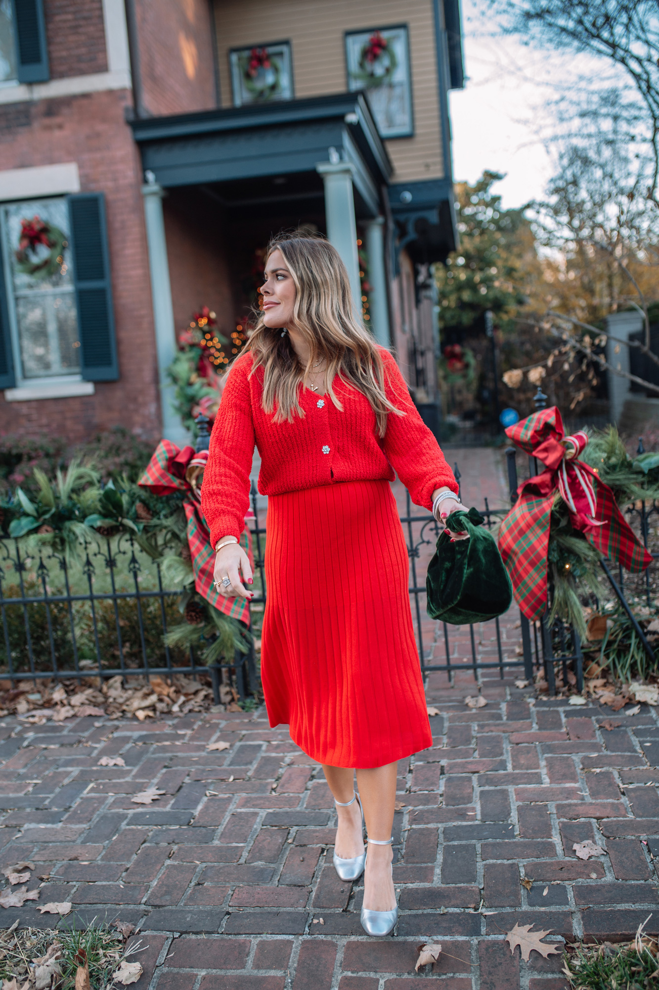 Monochromatic Holiday Outfit / Glitter & Gingham 