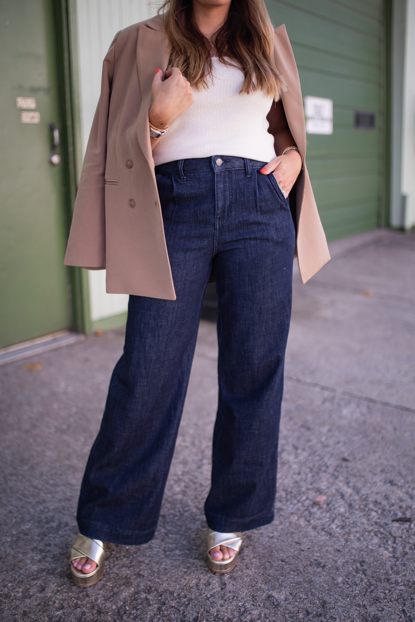 Neutral fall outfit // Glitter  & Gingham 